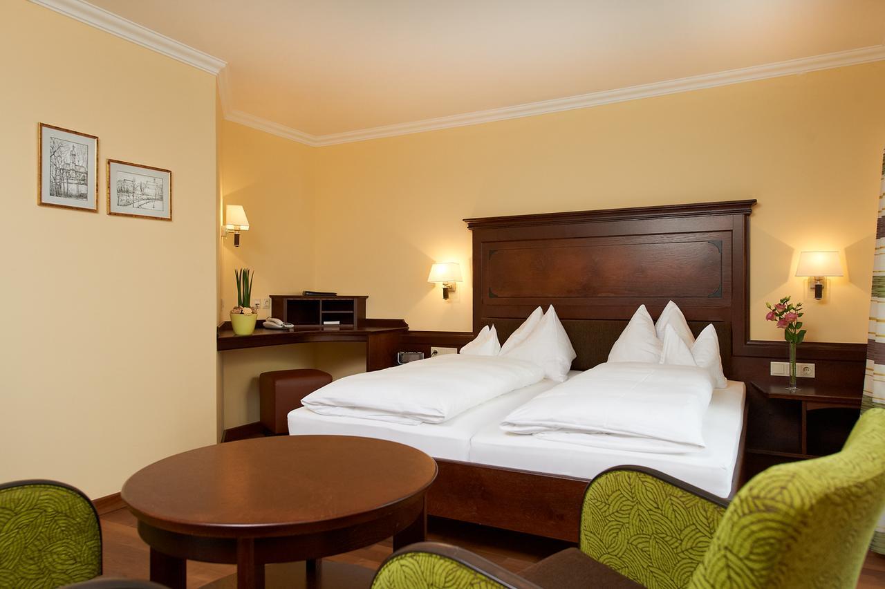 Hotel Zur Post Кёцтинг Экстерьер фото